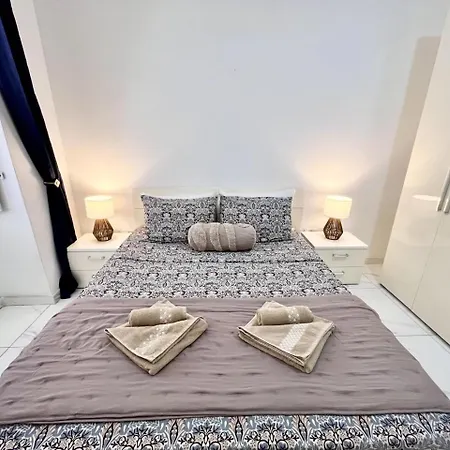 1 Bedroom In Sliema, Malta Appartamento