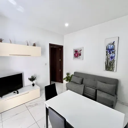 1 Bedroom In Sliema, Malta Appartamento *